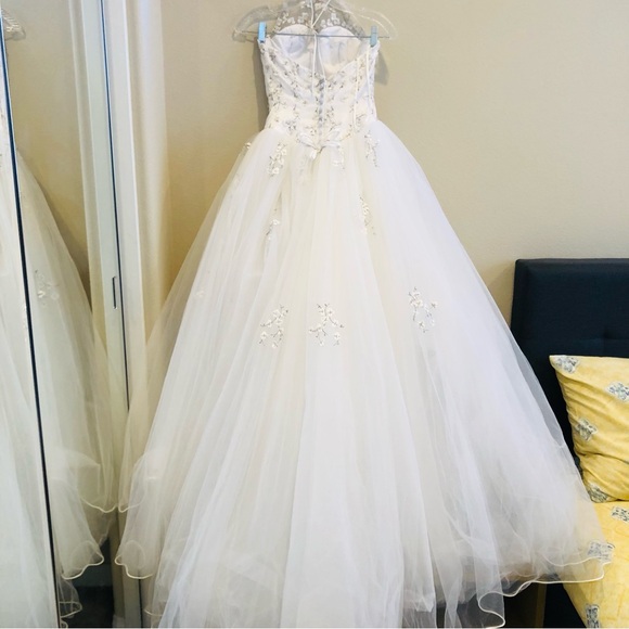 Morilee Wedding Dress SIZE 4 - Picture 4 of 16